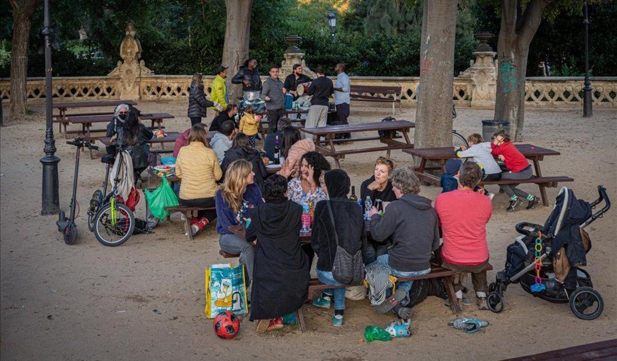 Ambiente en el parque de la Ciutadella de Barcelona, el sábado.