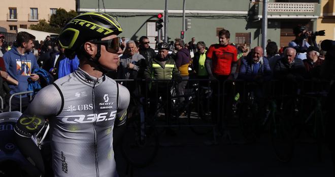 Salida de la Volta Ciclista a la Comunitat Valenciana desde Bétera