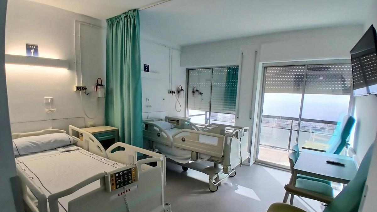 Una de las habitación reformadas en la planta 10 par de oncología del HUC