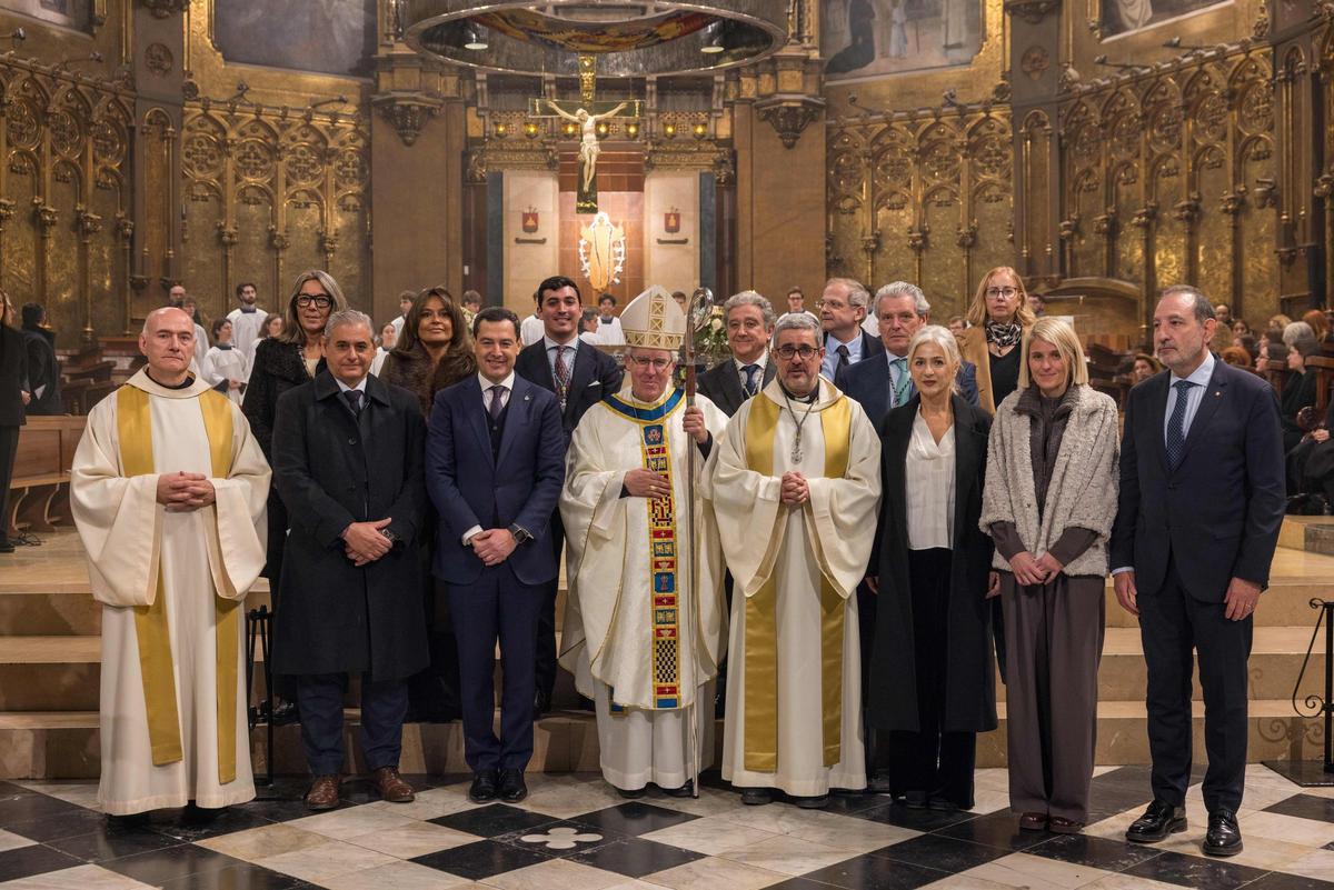 Autoridades tras la Misa solemne