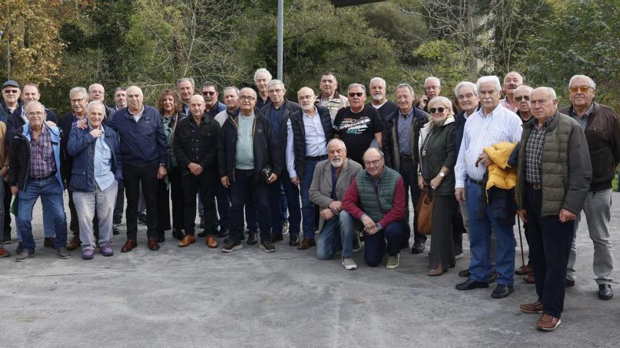 Emotiva reunión de los 40 de los ochenta