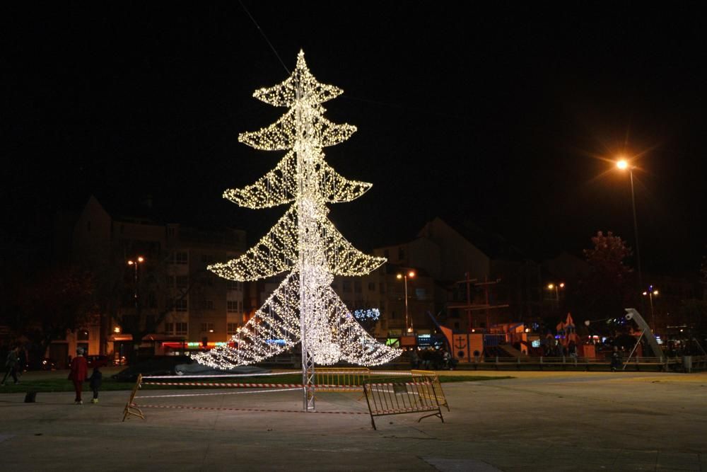 Cangas y Moaña ya brillan para la Navidad