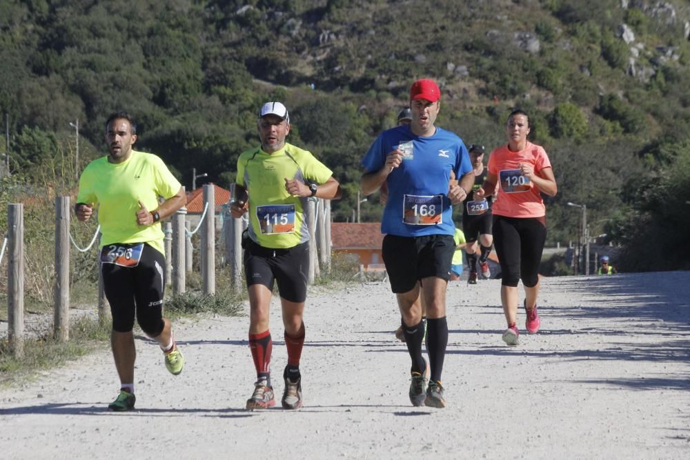 Roberto Riobó y Beatriz Fernández triunfan en la media maratón de la Costa da Vela