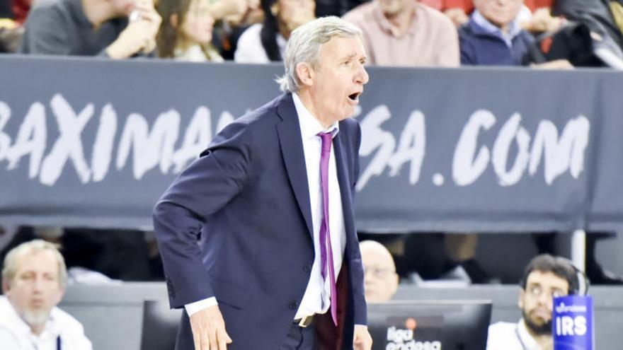 Svetislav Pesic mana al seu equip