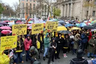 Cientos de personas se concentran en Barcelona para reclamar menos ratios y mejoras de 0 a 3 años: “No somos guardería”