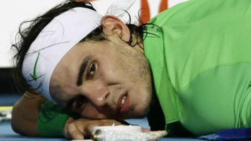 Djokovic se impone a Nadal y amenaza con arrebatarle el número 2 del mundo