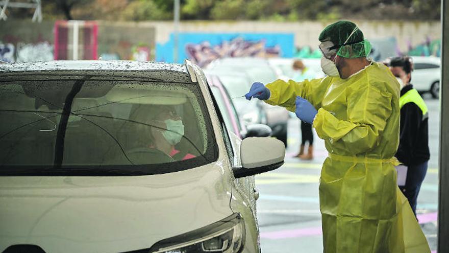 Uno de los puntos habilitados por Sanidad para recoger muestras.