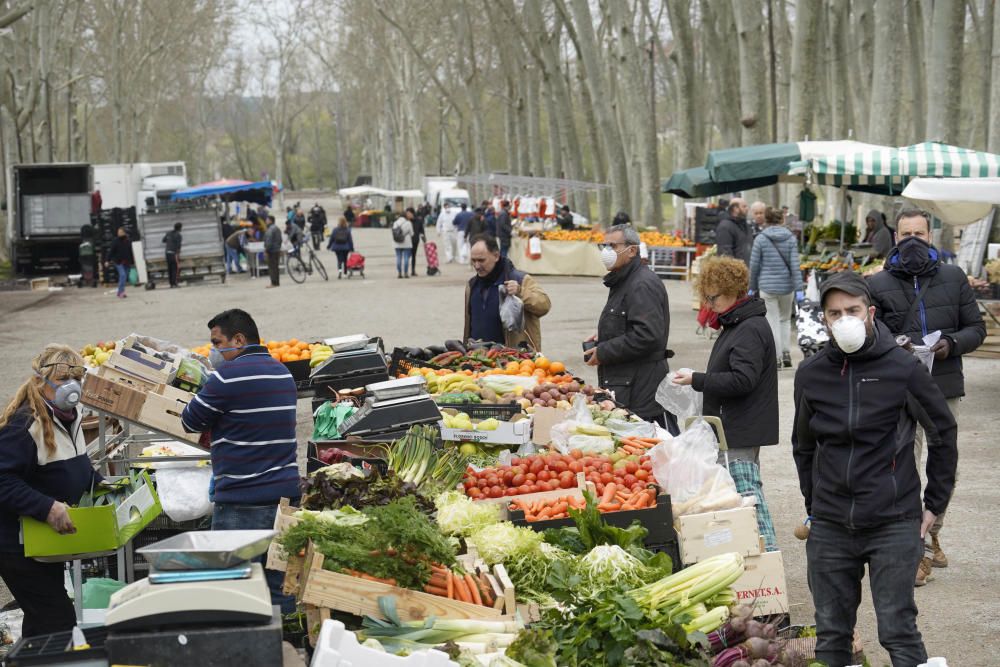 Els mercats del Lleó i la Devesa, gairebé buits