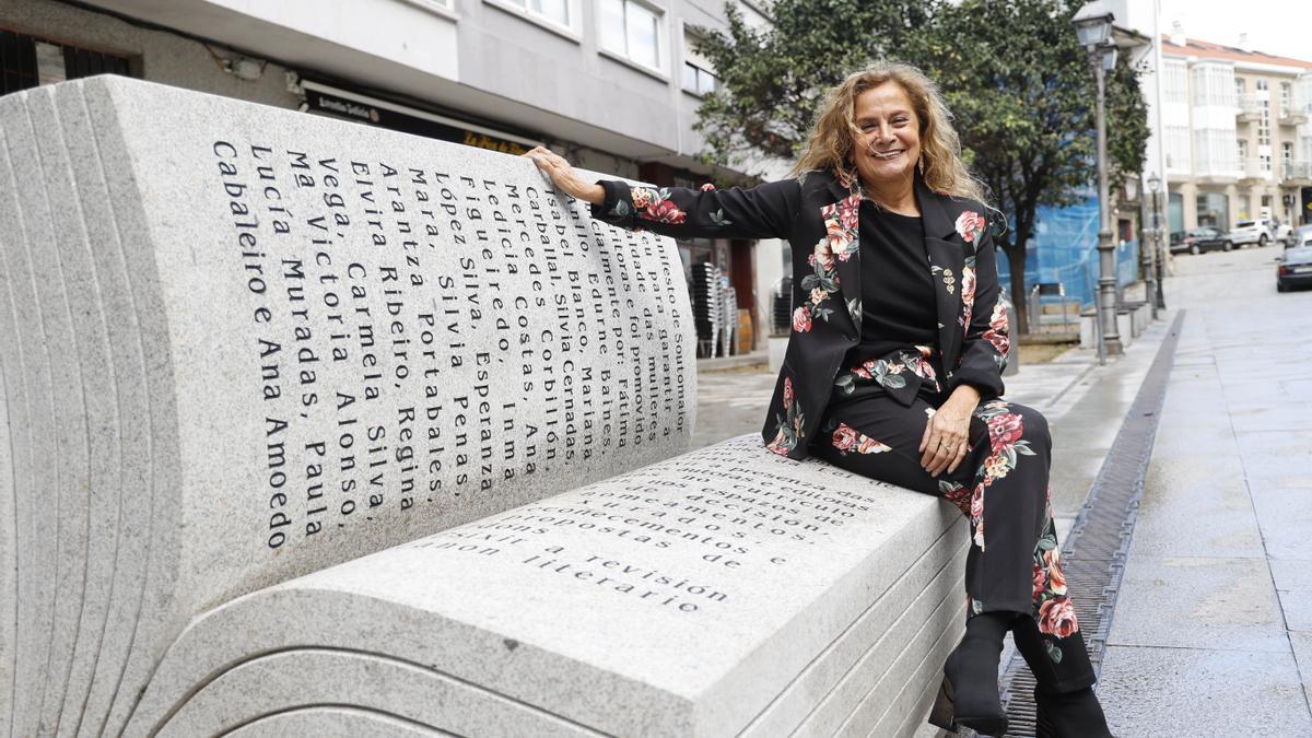 Carmela Silva, presidenta da Deputación, na sede de Eduardo Chao en Vigo.