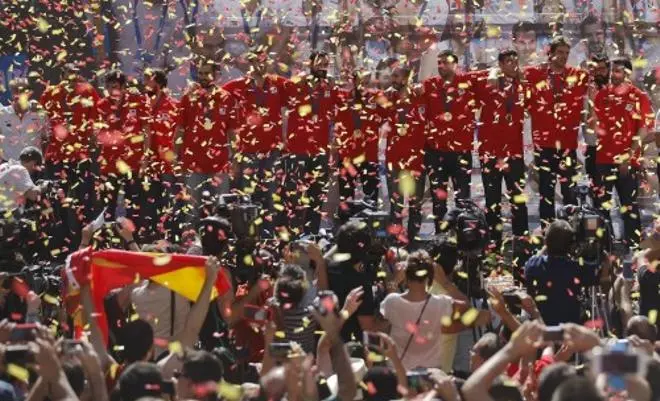 Eurobasket 2015: Baño de masas de los campeones de Europa