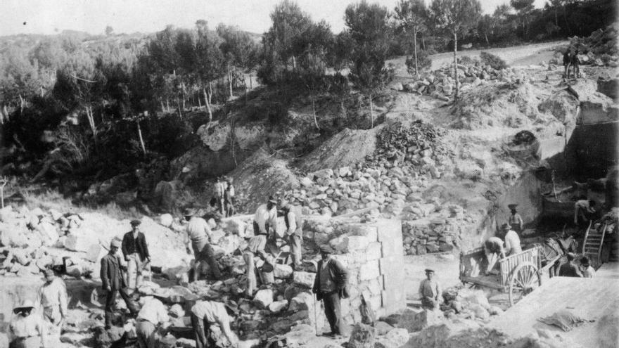 Construcción del puente del Torrent des Jueus.