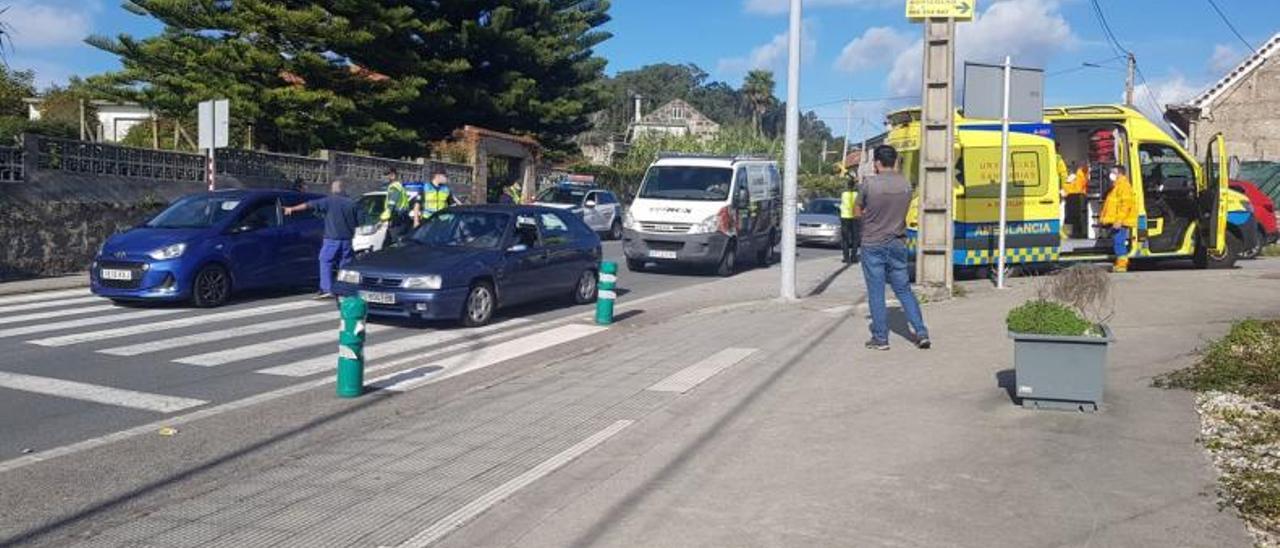 Una ambulancia actuando en un accidente en Tirán.   | G.N.