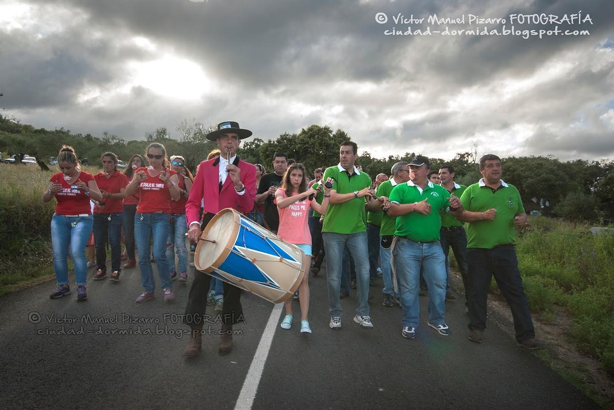 Día del Tambor en una pasada edición de la fiesta del Corpus Christi en Fuentes de León.