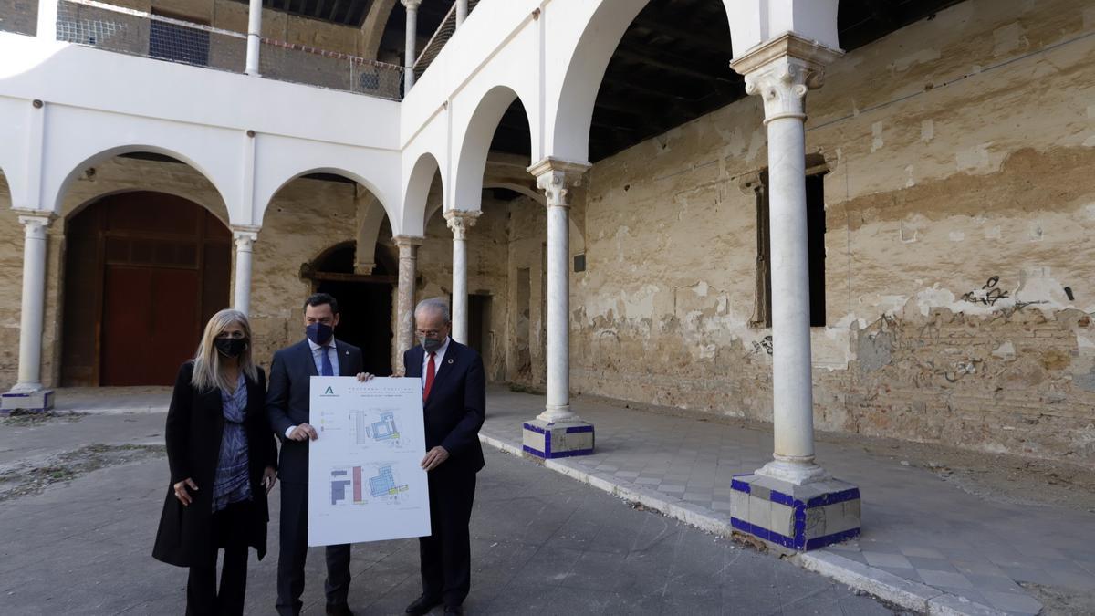 El presidente Moreno visitaba el convento de la Trinidad de Málaga esta semana.