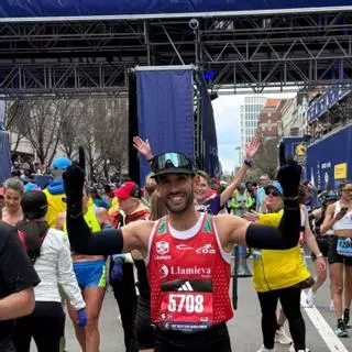 El llanisco Esteban Amieva hace historia en Boston (USA): "Un logro enorme que ya forma parte de la historia del club y del atletismo llanisco"