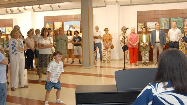La inauguración de la exposición fue amenizada con un recital de piano.  | BERNABÉ/JAVIER LALÍN