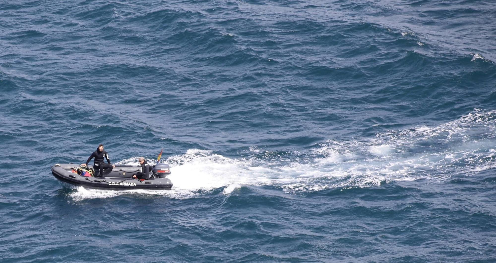 En imágenes: Así fueron las labores de desactivación de tres obuses en la costa de Gijón