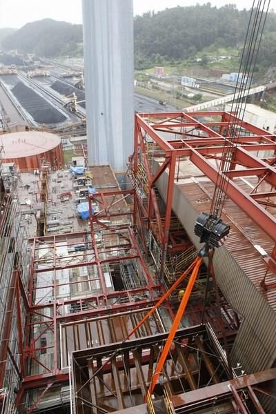 Obras de mantenimiento en la térmica de Aboño