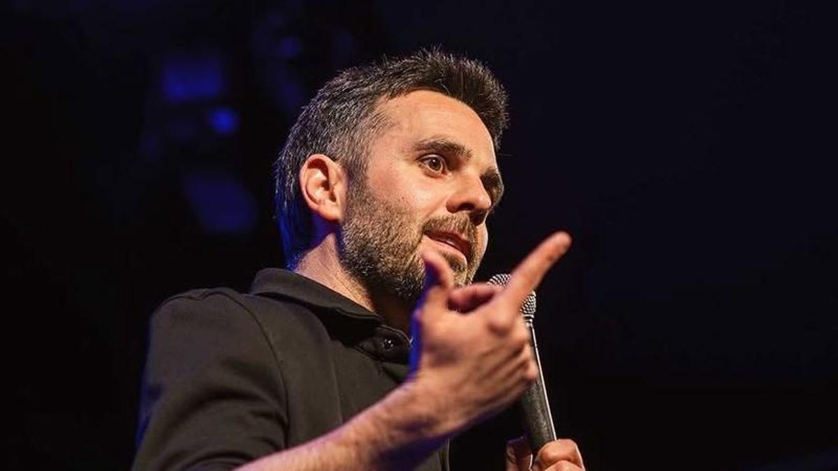 El humorista Edén Serrano, que actúa en Redondela.