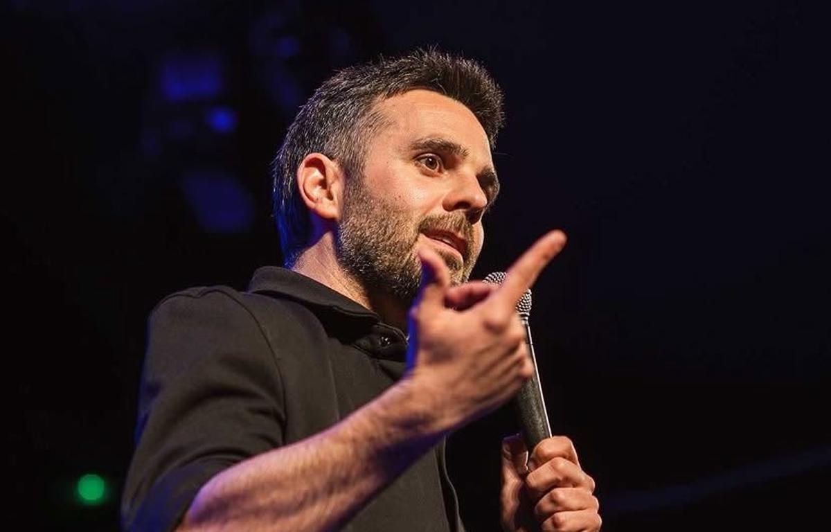 El humorista Edén Serrano, que actúa en Redondela.