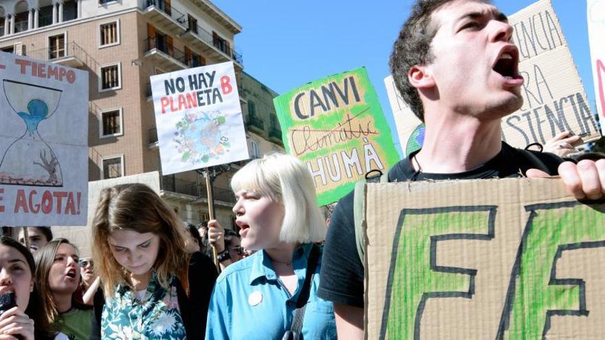 Un grupo de jóvenes participa en una de las protestas.