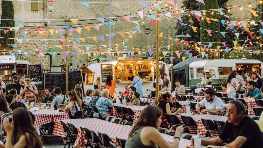 Una de les zones de food trucks del festival