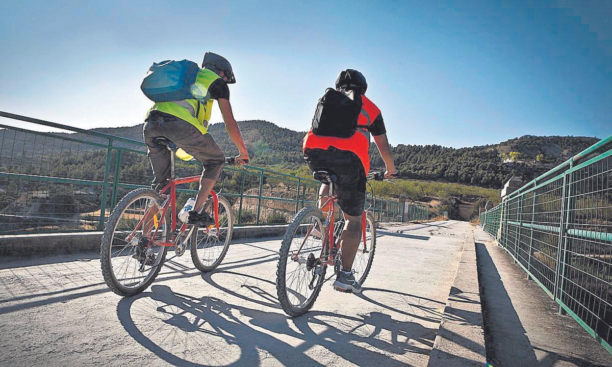 La Vía Verde de Alcoy no requiere un alto nivel físico ni técnico.