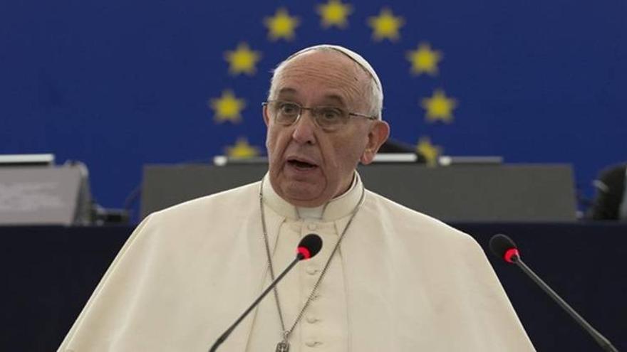 El Papa alerta ante la Eurocámara de las consecuencias de la crisis para la dignidad humana