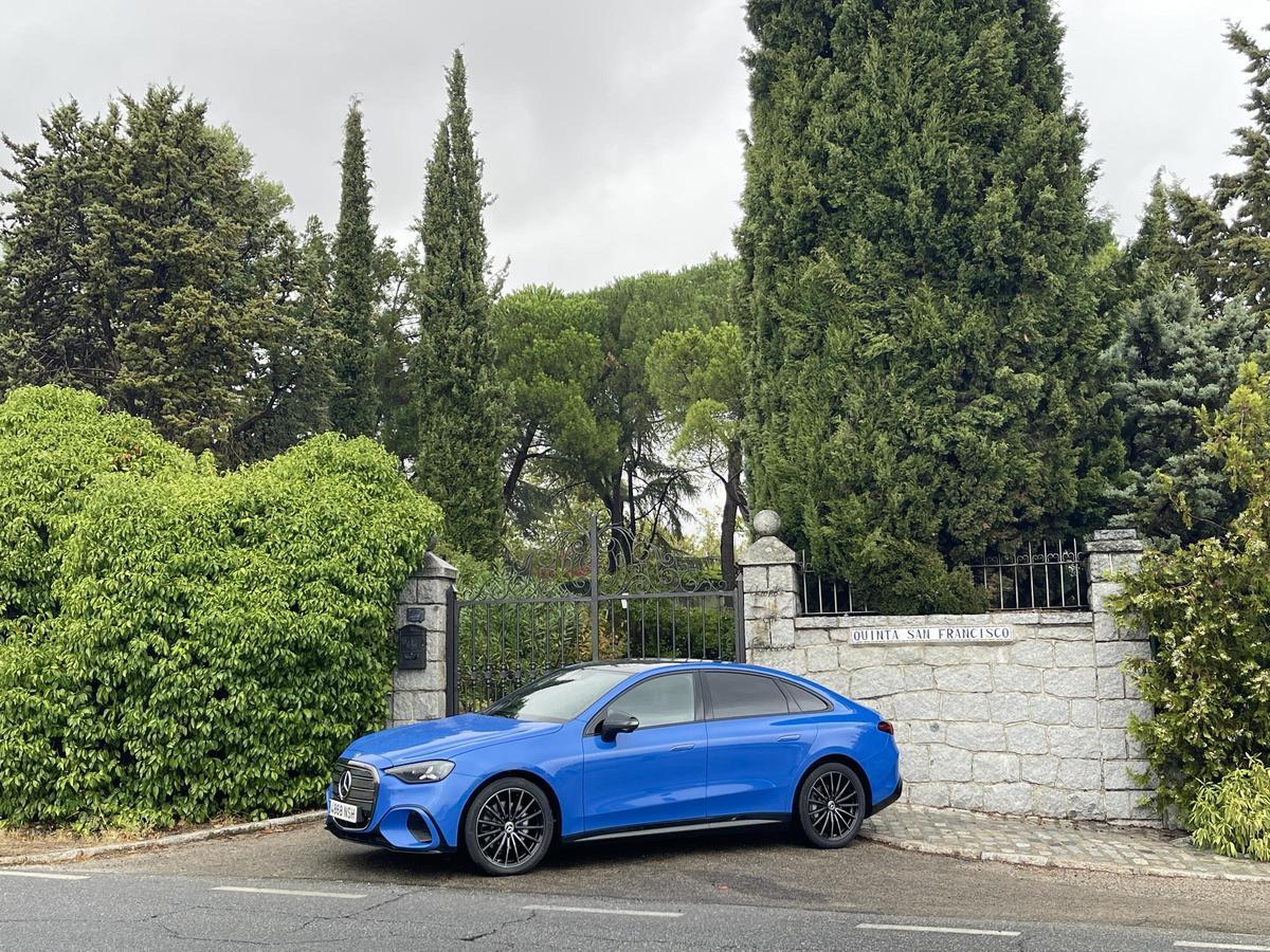 El nuevo Mercedes-Benz Clase C eléctrico no rompe con la tradición del modelo, sino que la traslada al automóvil eléctrico