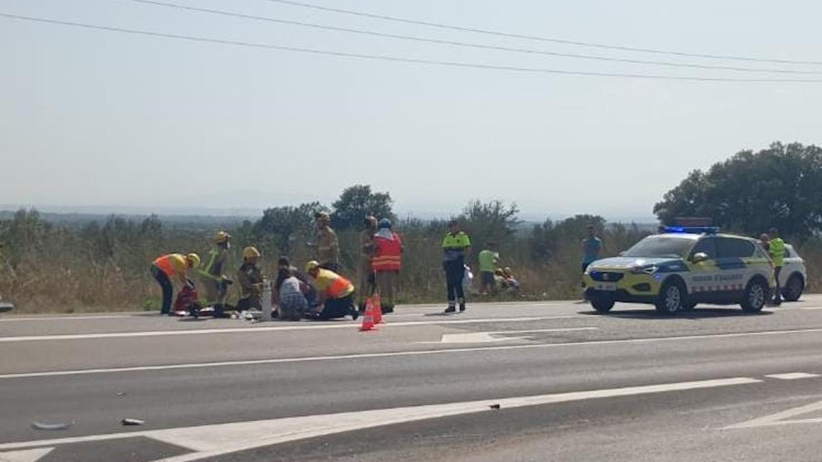 Els Mossos d'Esquadra i el SEM atenen les víctimes d'un accident mortal a Palau-Saverdera