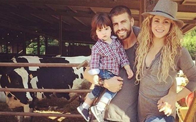 Piqué y Shakira disfrutan de sus vacaciones junto a su hijo Milan