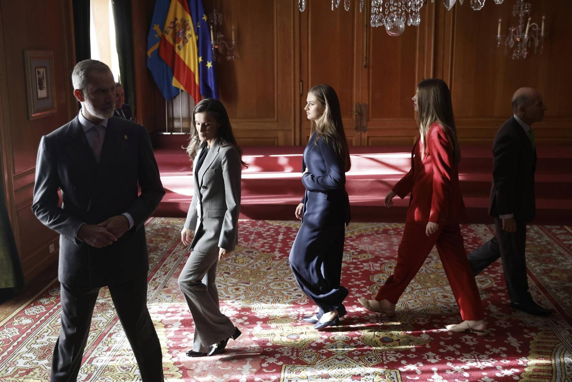 EN IMÁGENES: Así ha sido el encuentro de Familia Real con los premiados con las Medallas de Asturias 2025 y personas declaradas hijos predilectos y adoptivos de Oviedo