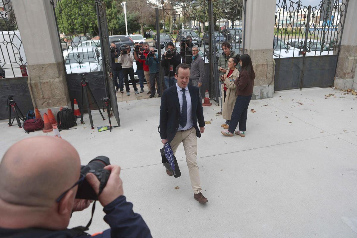 Los acusados en el crimen de Samuel Luiz llegan a la Audiencia Provincial para la lectura del veredicto