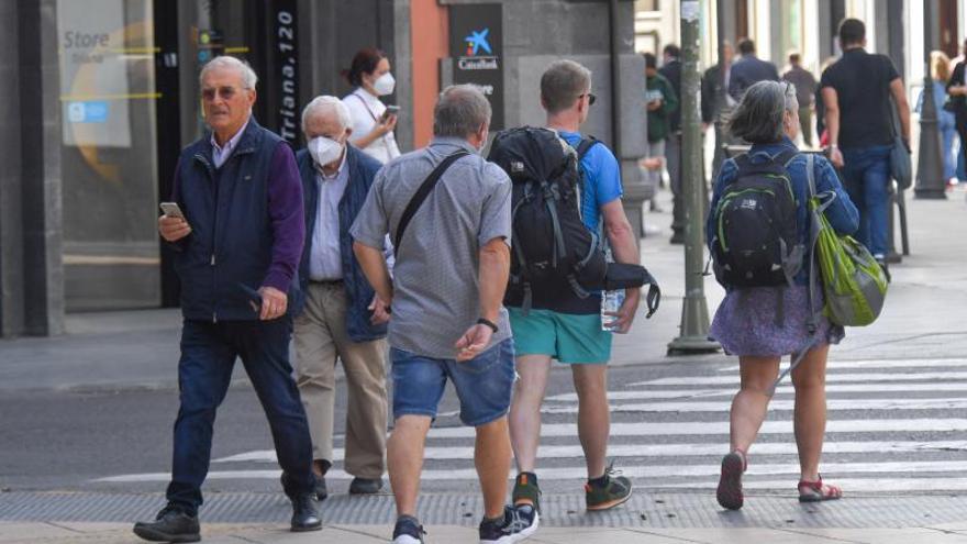 Canarias quiere eliminar todas las restricciones covid en 15 días
