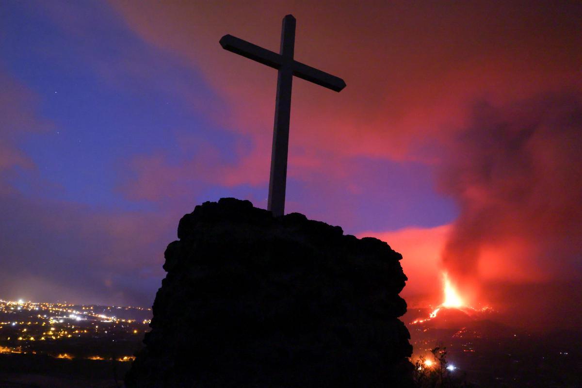 Erupción volcánica en La Palma | La lava se acerca lentamente al mar