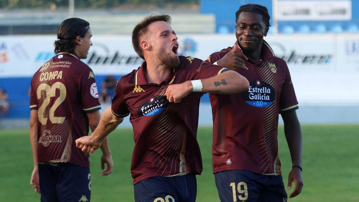 Cinco goleadores para un Pontevedra que no depende de nadie
