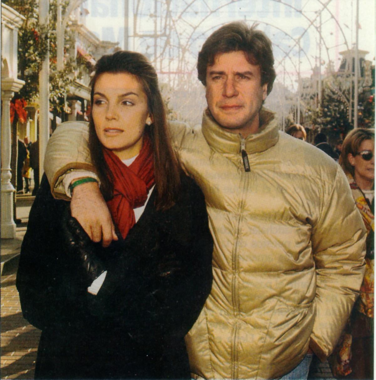 Mar Flores y Cayetano Martínez de Irujo, con el que mantuvo una relación a finales de los 90, en una fotografía publicada por la revista 'Semana.'