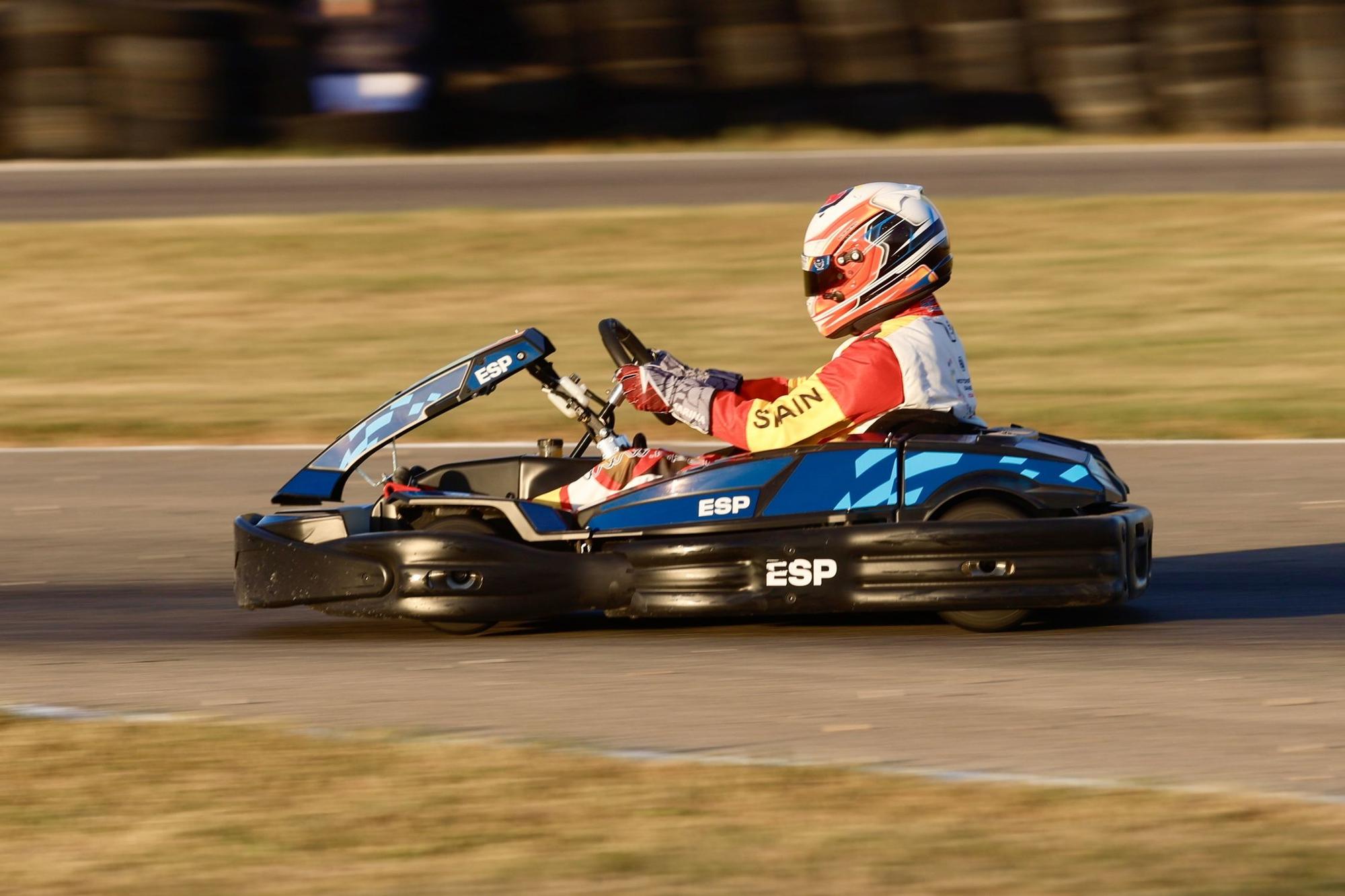 España repite plata en la carrera de cuatro horas de Karting Endurance con dos valencianos y Belén García