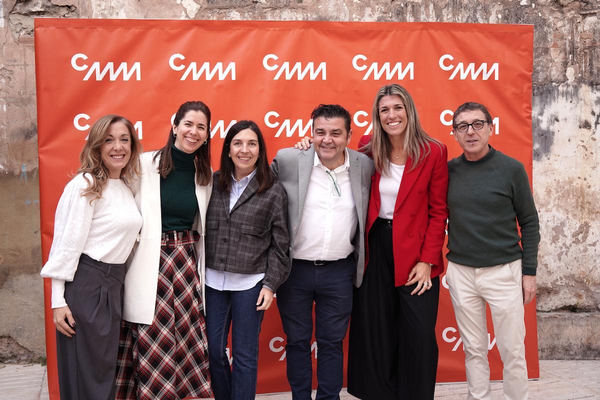 Miembros de la Junta del CMM junto a la gerente y la presidenta.