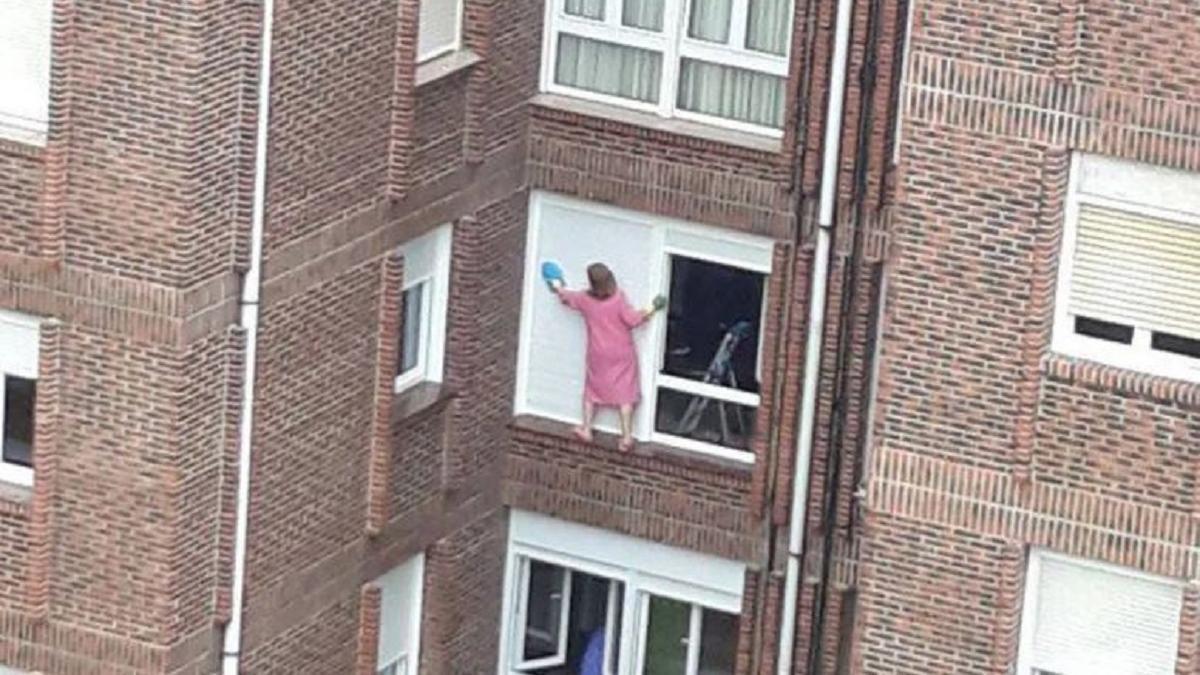 Cómo limpiar las ventanas y las persianas por fuera