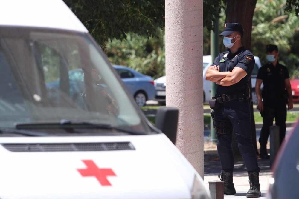 La Policía Nacional custodia el centro de acogida de Cruz Roja