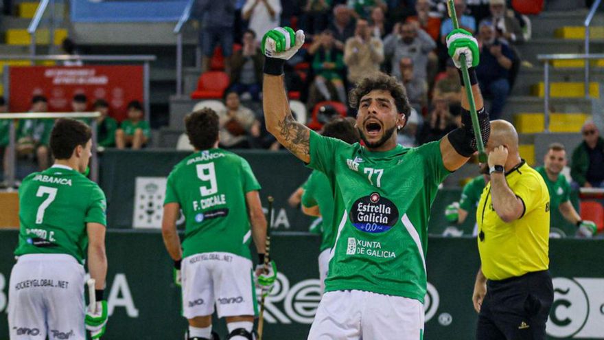Ferruccio anima al público en un duelo ante el Lleida.