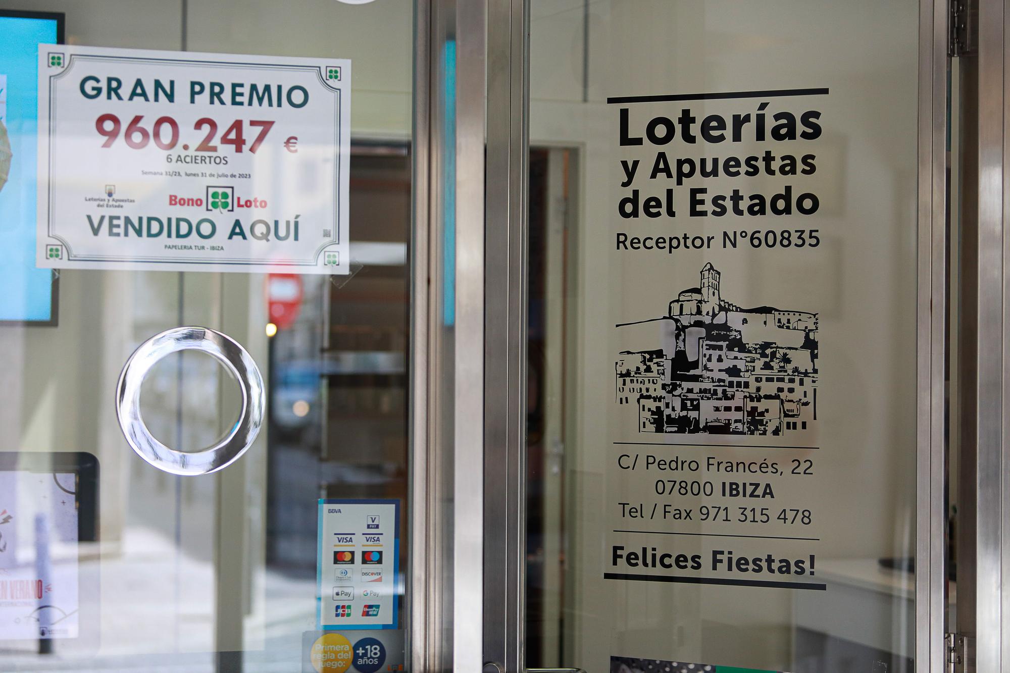 Galería de imágenes de la administración de lotería de la calle Pere Francesc de Ibiza