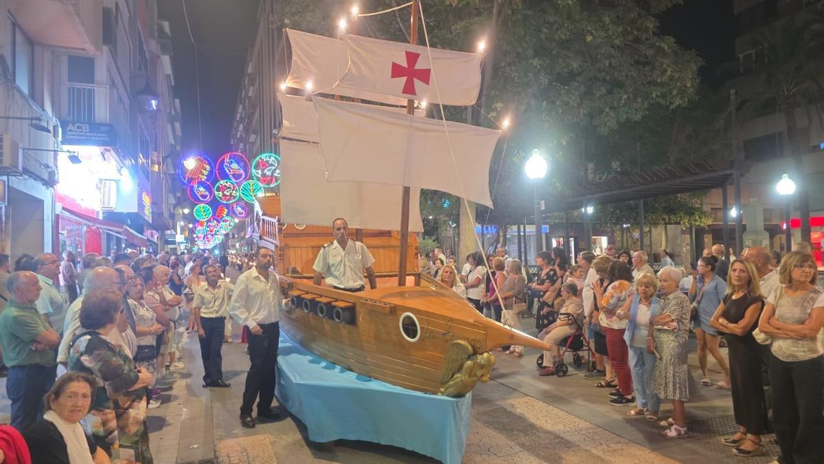 Emotivo cierre de las Fiestas Mayores de Elda con la procesión