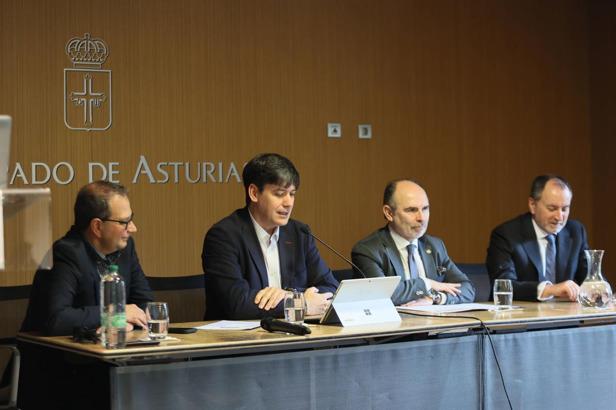 Fernando Rubiera, Borja Sánchez, Ignacio Villaverde y Andrés Rodríguez Pose, este viernes, durante la renovación de la Cátedra.
