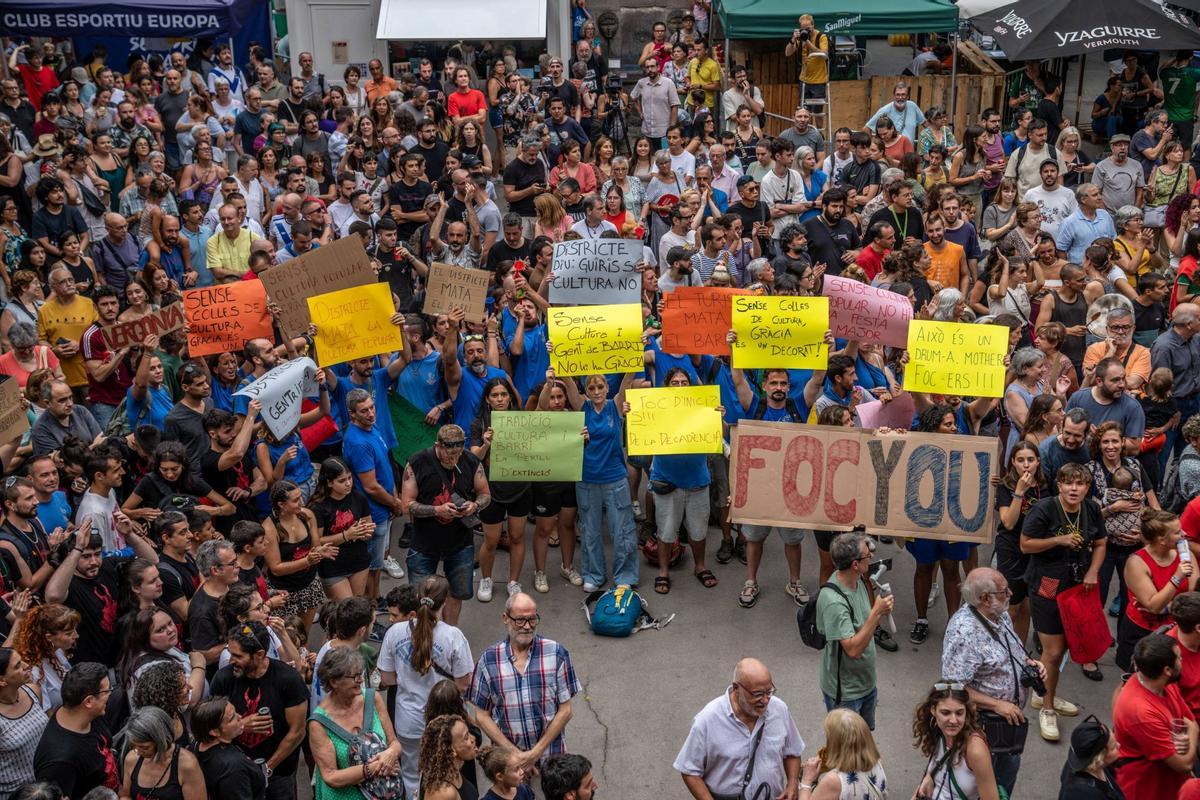 Las colles de Gràcia no han llegado a un acuerdo antes del pregón de la Fiesta Mayor, con lo que los actos de cultura popular quedarían desconvocados en los próximos días.