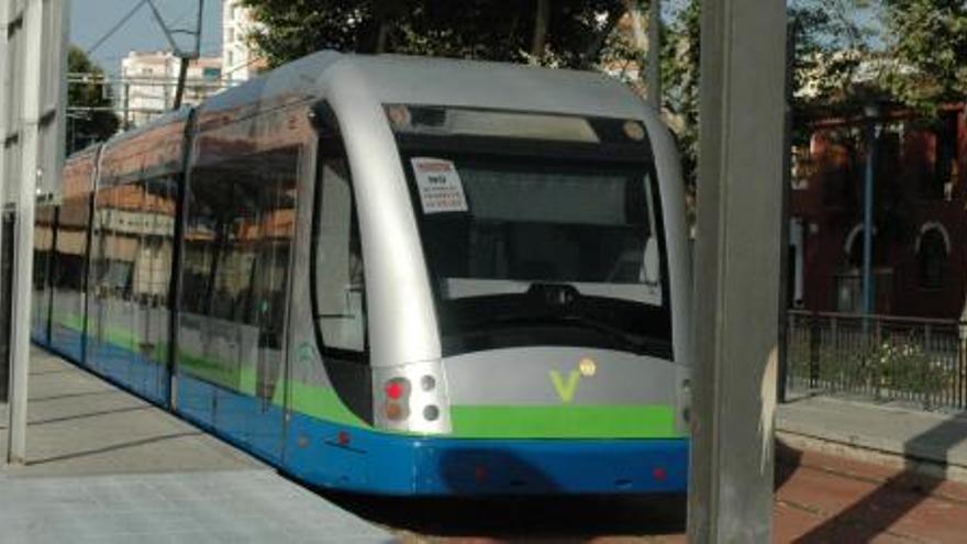 El tranvía que conecta Vélez con Torre del Mar.