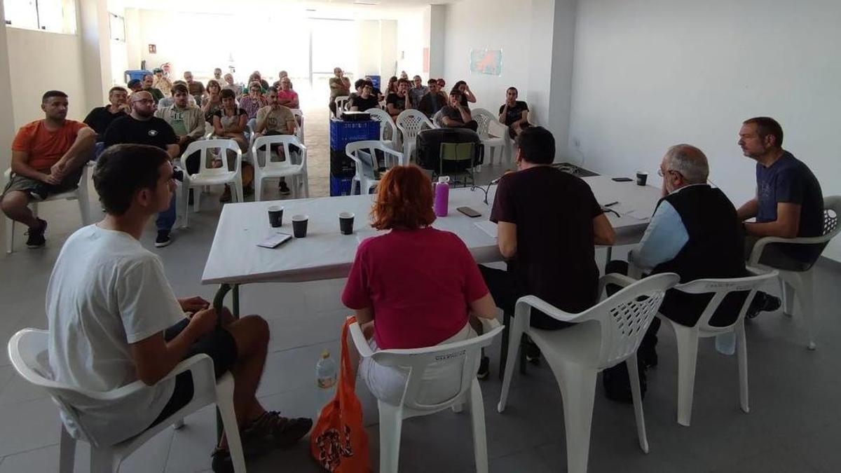 Una reunión de la Plataforma en Defensa del Territori de la Vall d'Albaida, hace unos años.