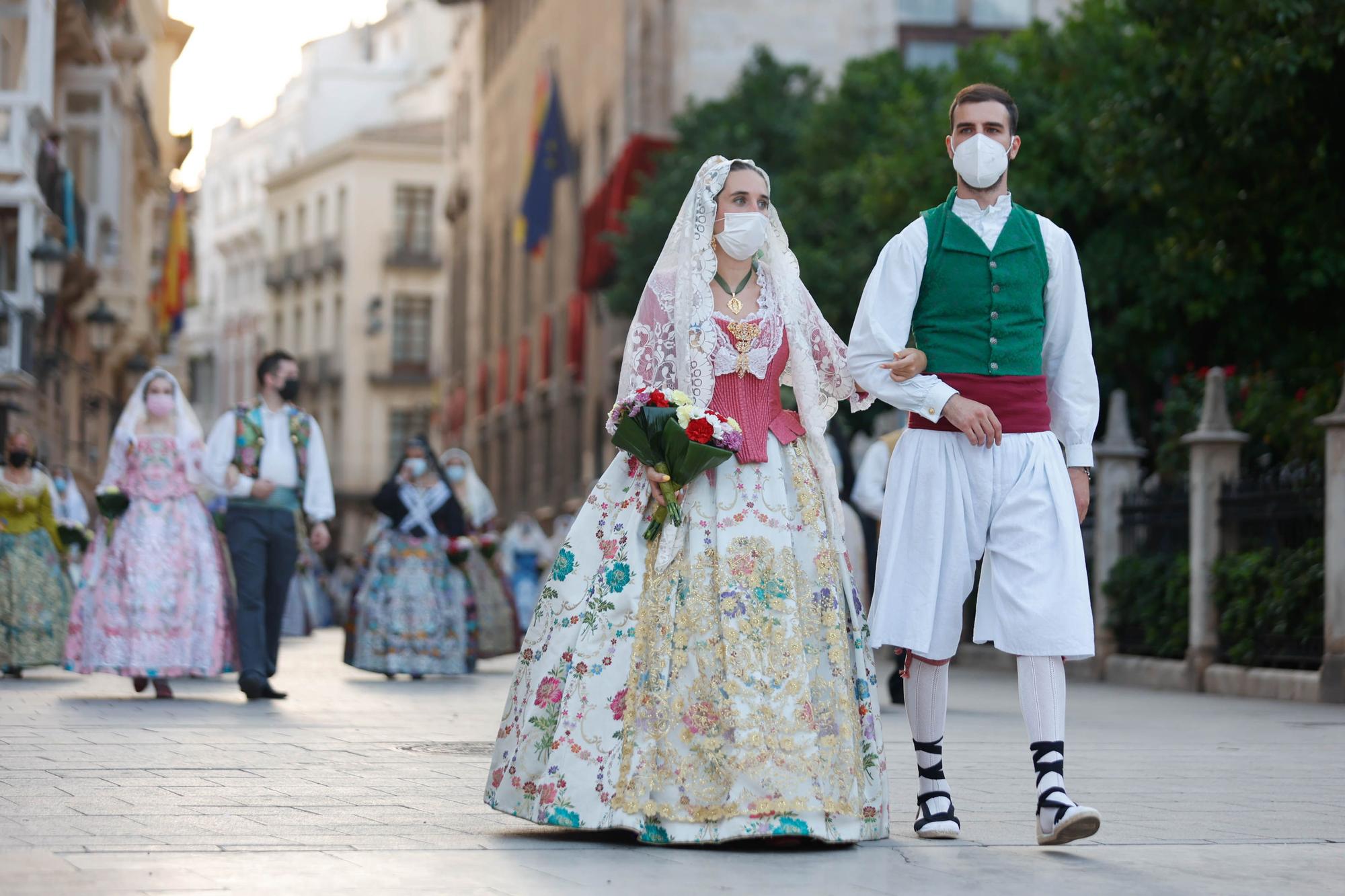 Búscate en el segundo día de Ofrenda por la calle Caballeros (entre las 19.00 y las 20.00 horas)