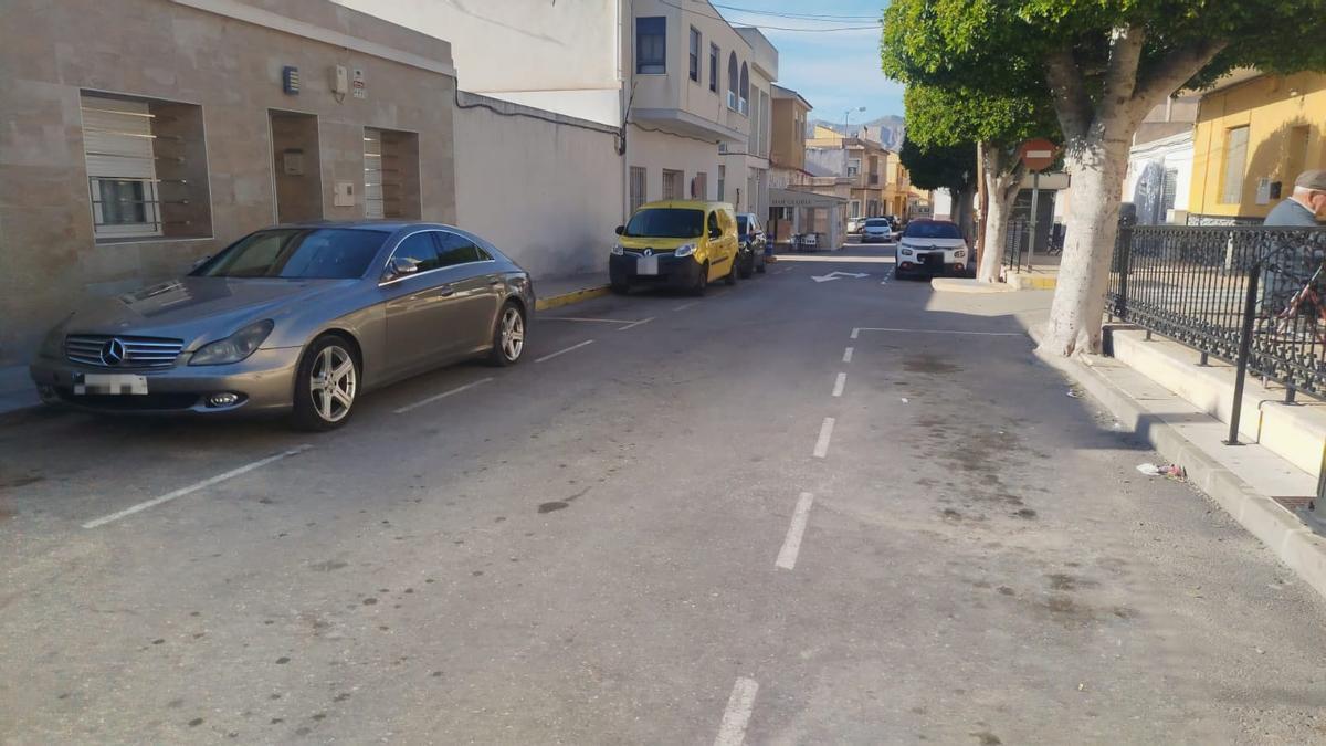 Calle del Carmen en Arneva, donde se emplazará el mercadillo todos los miércoles